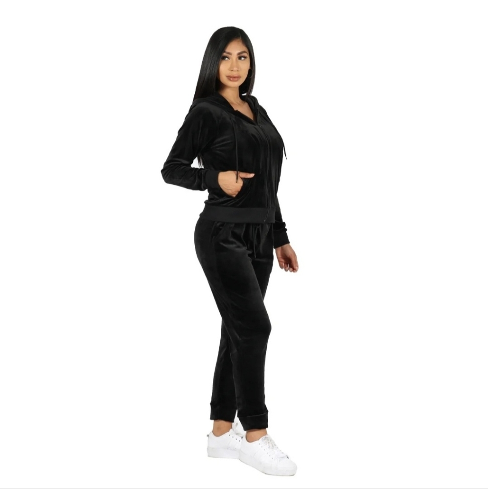 BBJ Los Angeles velour set